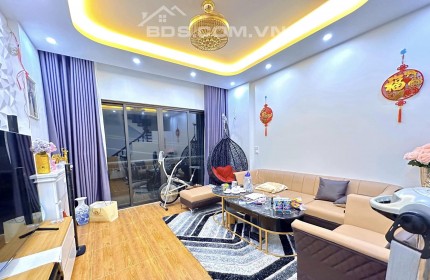 Bán nhà Nguyễn Lương Bằng, Đống Đa, sát phố, 45m2, 5 tầng chỉ 4.5 tỷ.